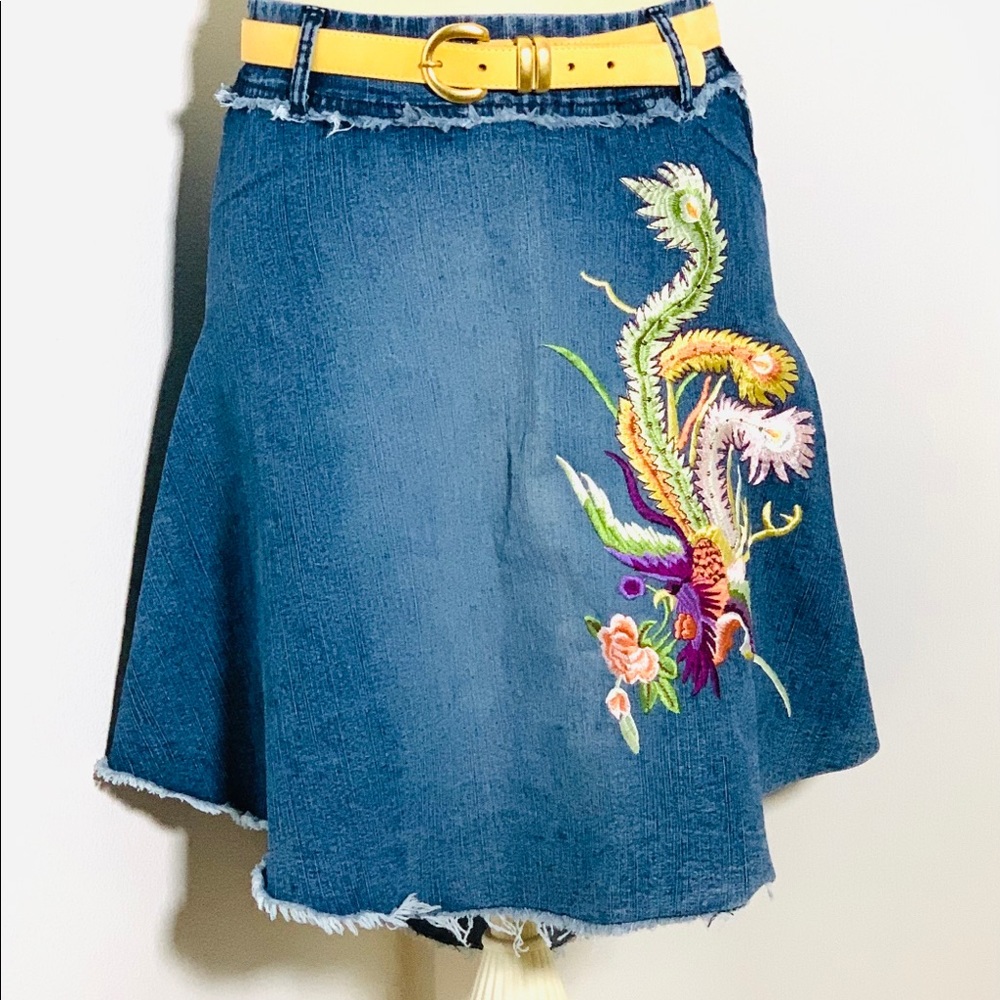 East of LA Denim Embroidered Skirt Sz 7/8 GUC